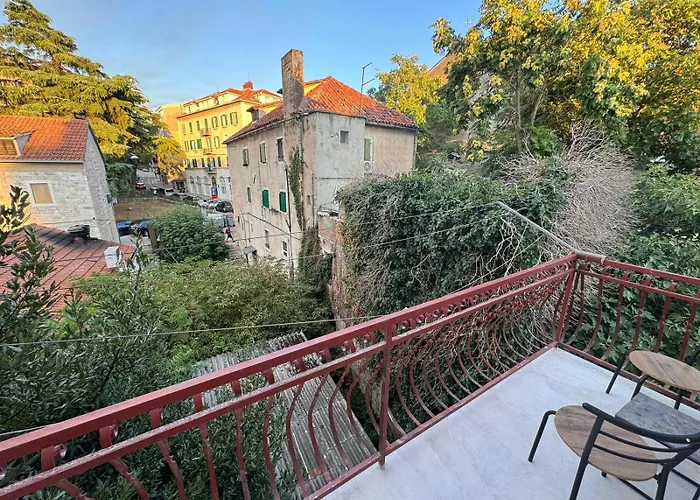 Apartman Exclusive Comfort With Balconies Split