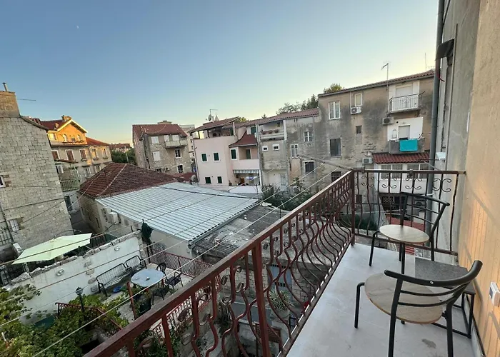 Exclusive Comfort With Balconies سبليت